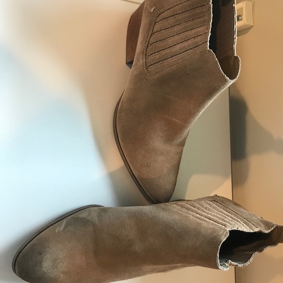 Crown Vintage Distressed Bootie - Picture 4 of 5